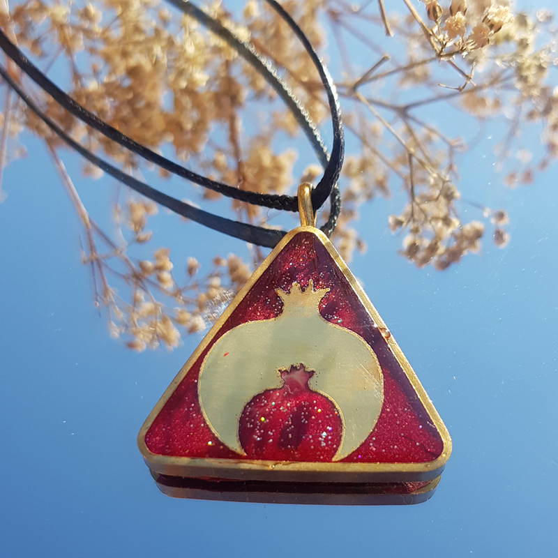 گردنبند دخترانه مدل رزینی طرح انار