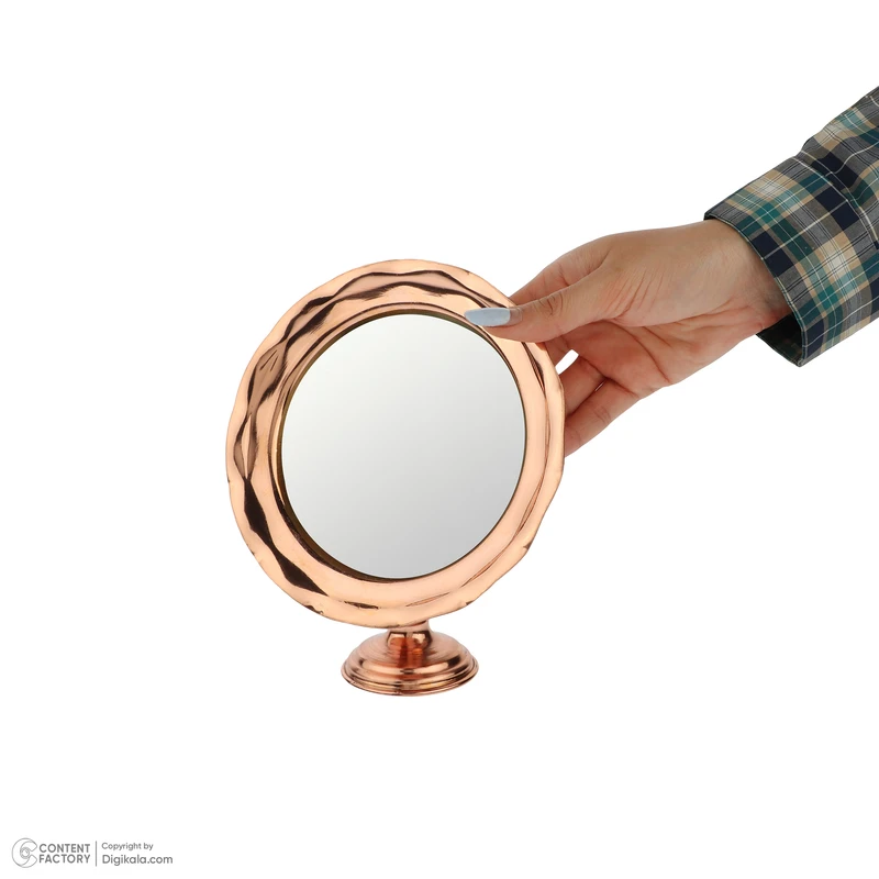 عکس شماره 9 : آینه و شمعدان مسی مدل 105 مجموعه 3 عددی