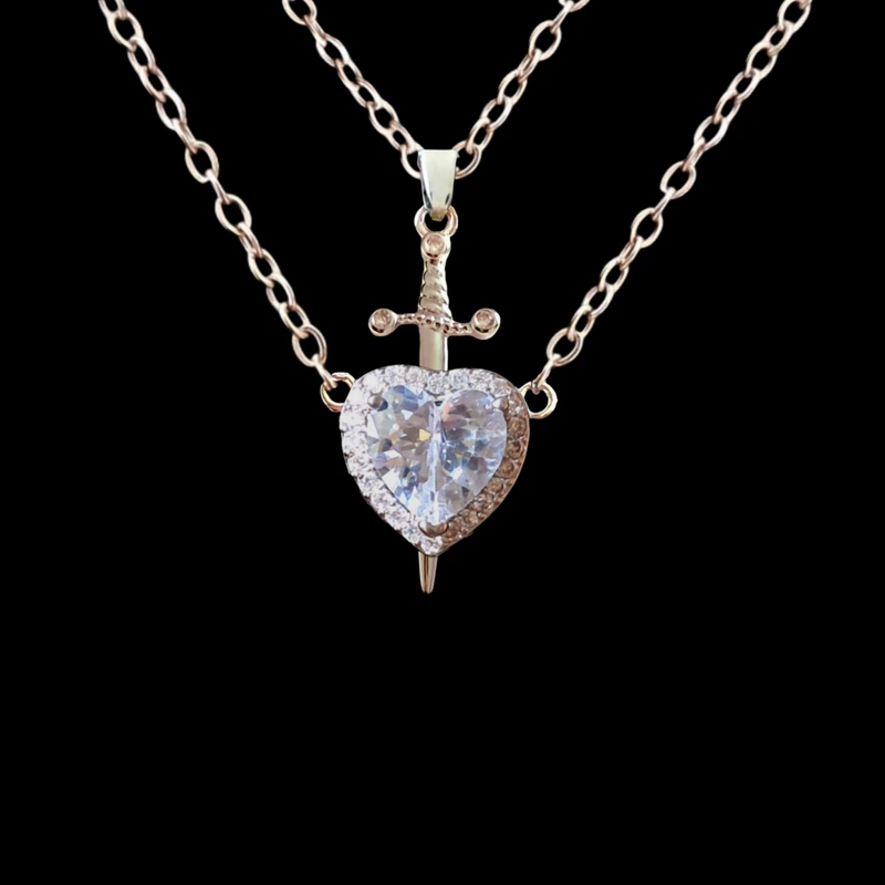 گردنبند دخترانه مدل قلب و شمشیر طرح الماس جواهری کد Art531 مجموعه دو عددی