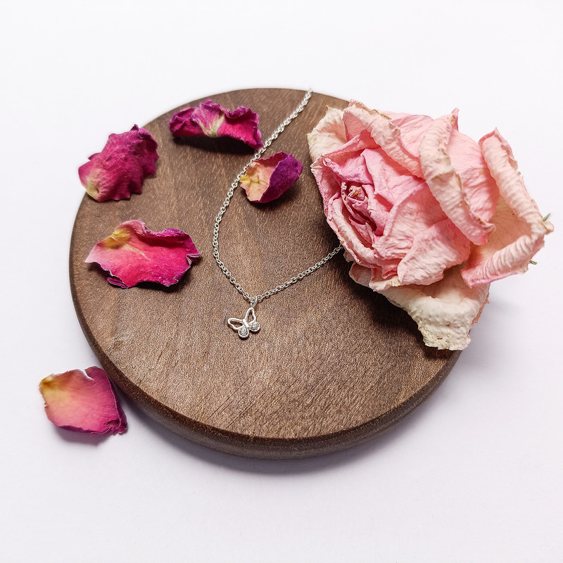 پابند نقره زنانه آی ام مدل پروانه 001