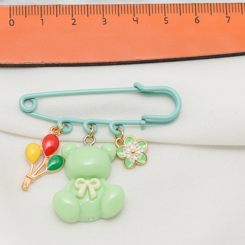 سنجاق سینه دخترانه دلنار گالری مدل تدی و پاپیون