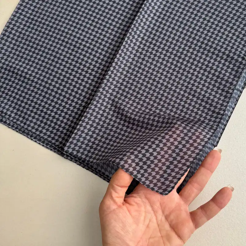 روسری زنانه مدل نخی پیچازی ریز