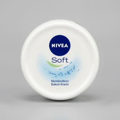 کرم مرطوب کننده نیوآ مدل Soft حجم 300 میلی لیتر