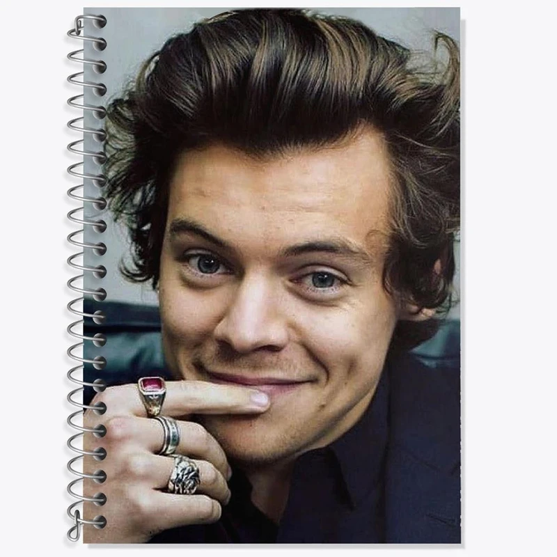 دفتر زبان 50 برگ خندالو مدل سه خط طرح هری استایلز گروه موسیقی وان دایرکشن One Direction کد 2927