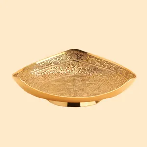 شیرینی خوری برنجی مدل مثلثی کد 19173