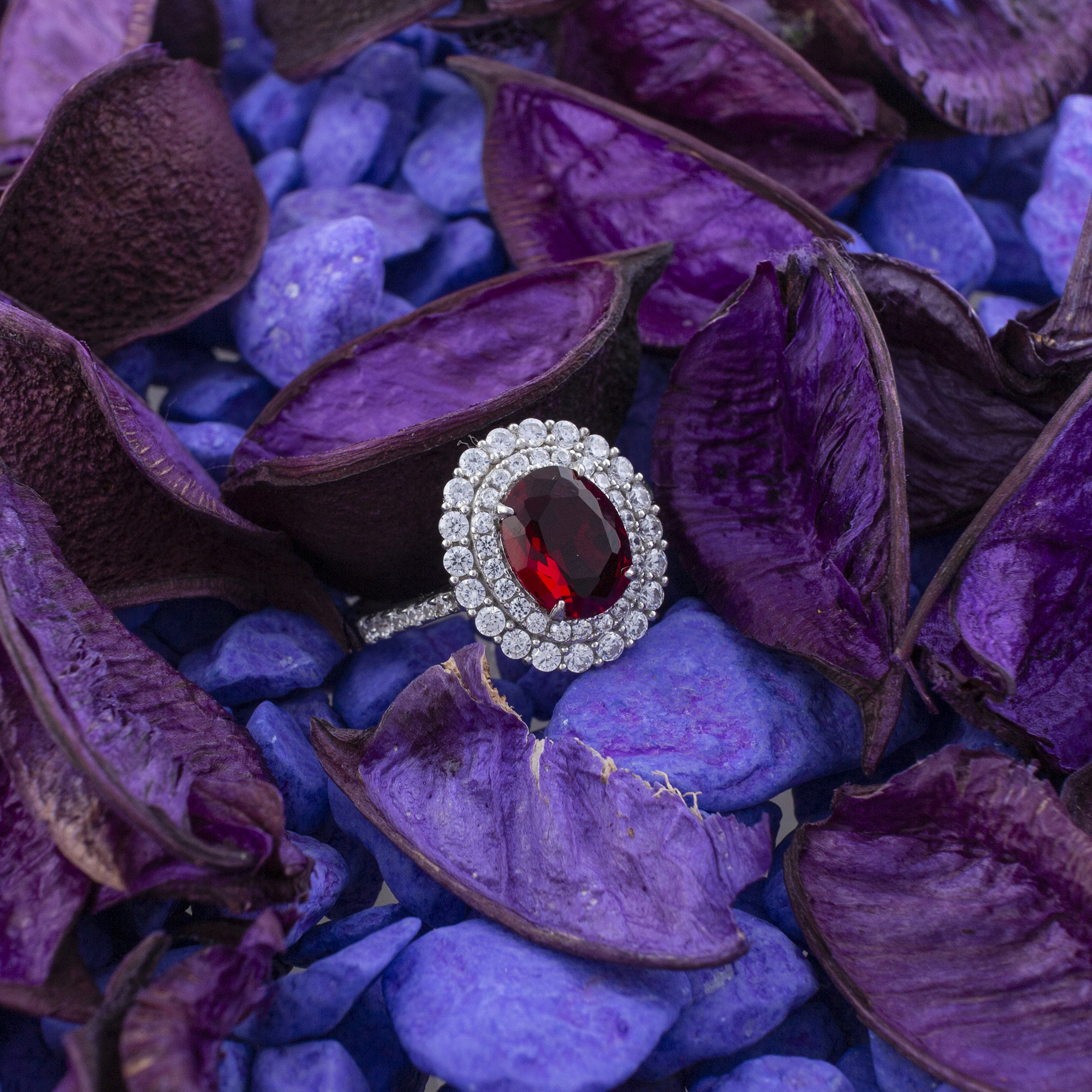 انگشتر نقره زنانه مدل یاقوت AMT-R126 انگشتر نقره زنانه مدل یاقوت AMT-R126