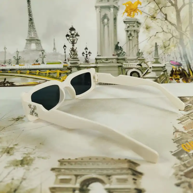 عینک آفتابی بچگانه مدل CH4 کد K