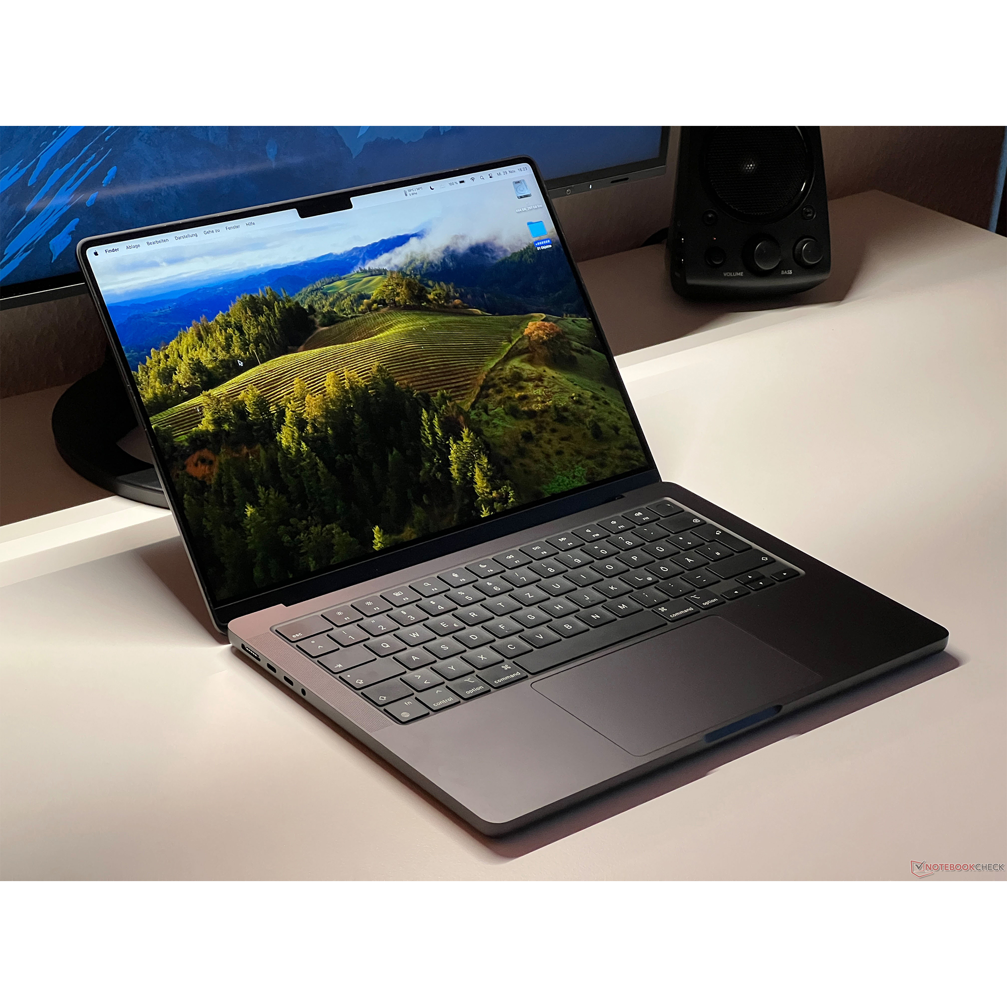 قیمت و خرید لپ تاپ 14.2 اینچی اپل مدل MacBook Pro MRX33 2023 قیمت و خرید لپ تاپ 14.2 اینچی اپل مدل MacBook Pro MRX33 2023