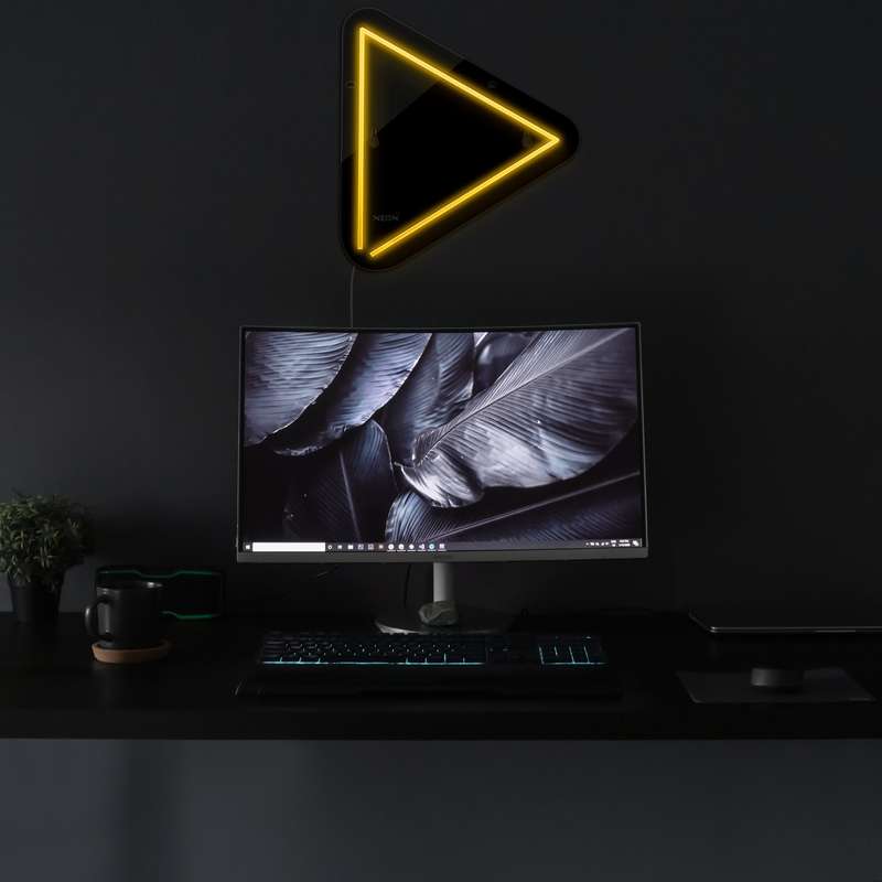 چراغ دیواری نئون دیزاین طرح Play-BL_YL