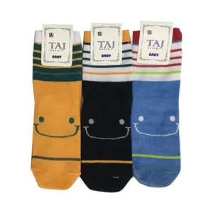 جوراب پسرانه تاج نصیر مدل لبخند کد 02 مجموعه 3 عددی