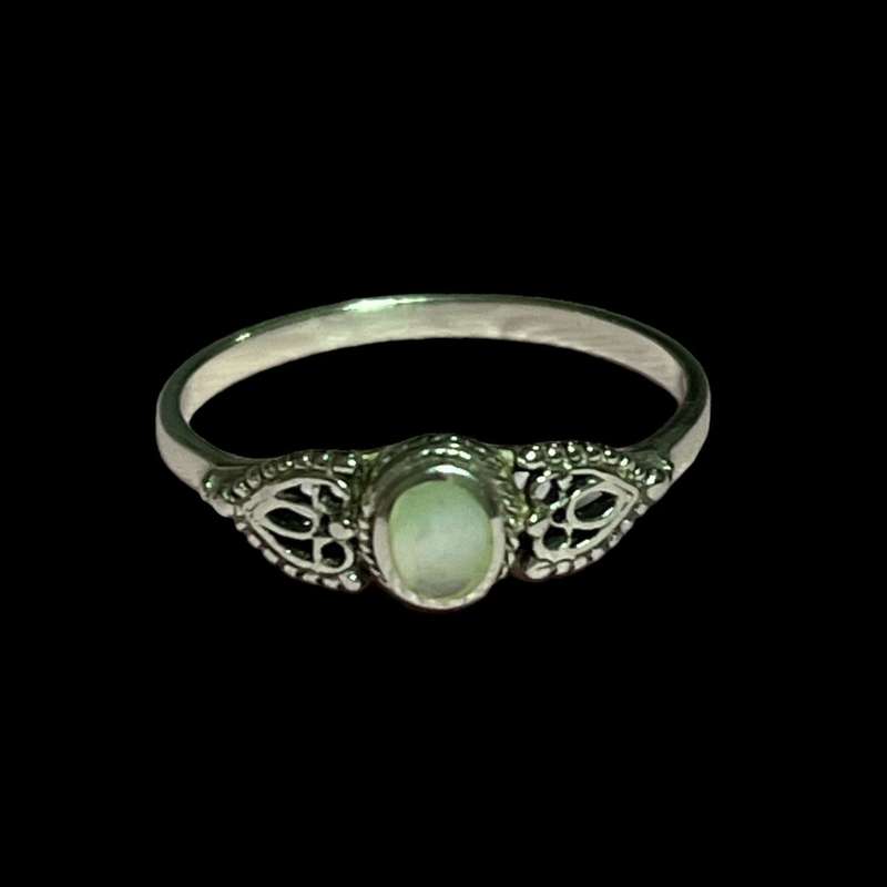 انگشتر نقره زنانه مدل صدفی 432 انگشتر نقره زنانه مدل صدفی 432