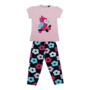 ست تی شرت و شلوار دخترانه طرح طوطی مدل 20309 رنگ صورتی