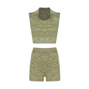 ست تاپ و شلوارک ورزشی زنانه پاتیک مدل یقه دار 18812