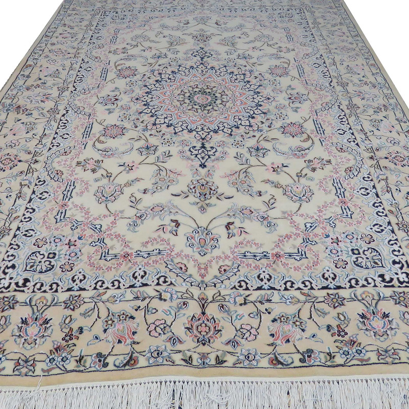 فرش دستبافت چهار متری مدل نایین کد 686