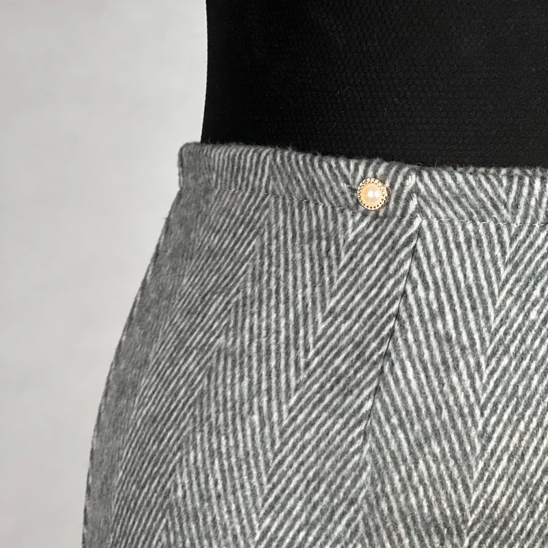 عکس شماره 11 : ست کت و دامن رسمی زنانه مدل پشمی کجراه کد ak1469