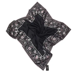 روسری زنانه مدل دور دست دوز ساتن گل دار