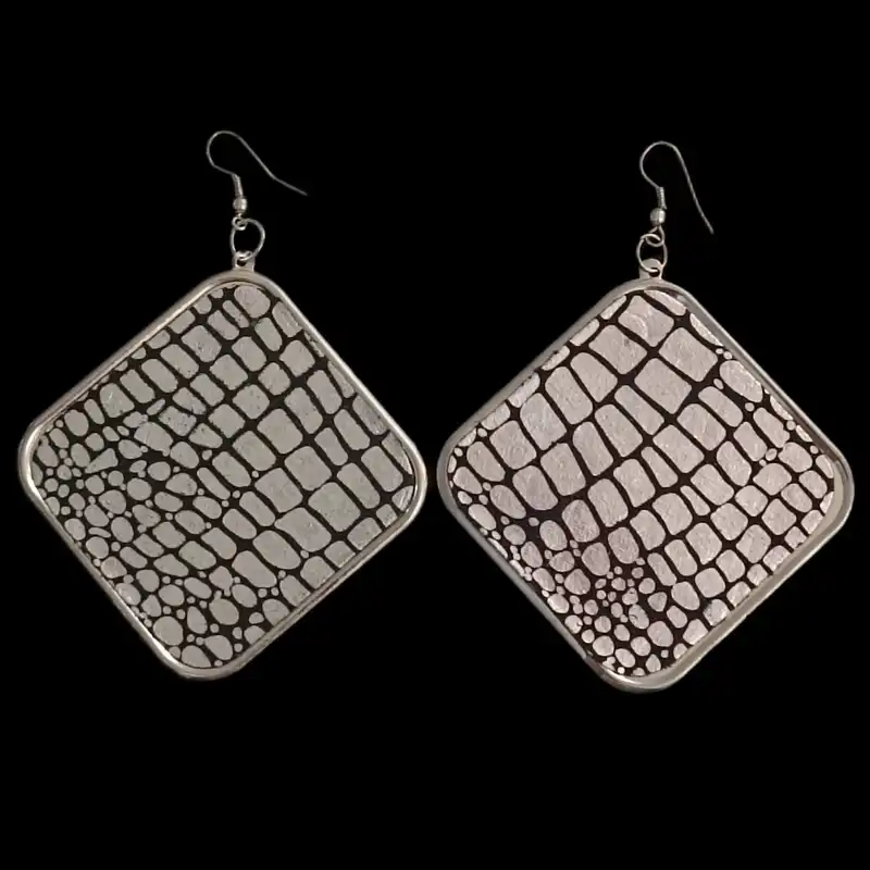 گوشواره زنانه مدل پوست ماری