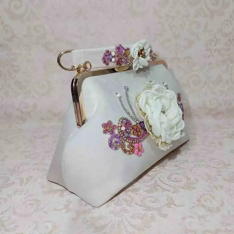 کیف مجلسی زنانه مدل عروس روباندوزی و جواهردوزی