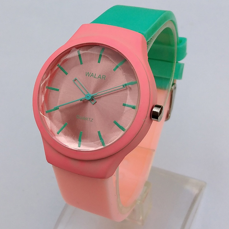 ساعت مچی عقربه ای دخترانه والار مدل اسپرت کد 122