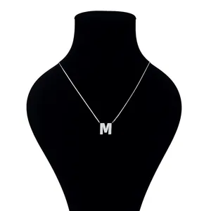 گردنبند مدل حرف M پفکی