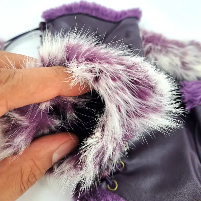 دستکش زنانه مدل نیم انگشتی خز دار کد 1060 رنگ بنفش