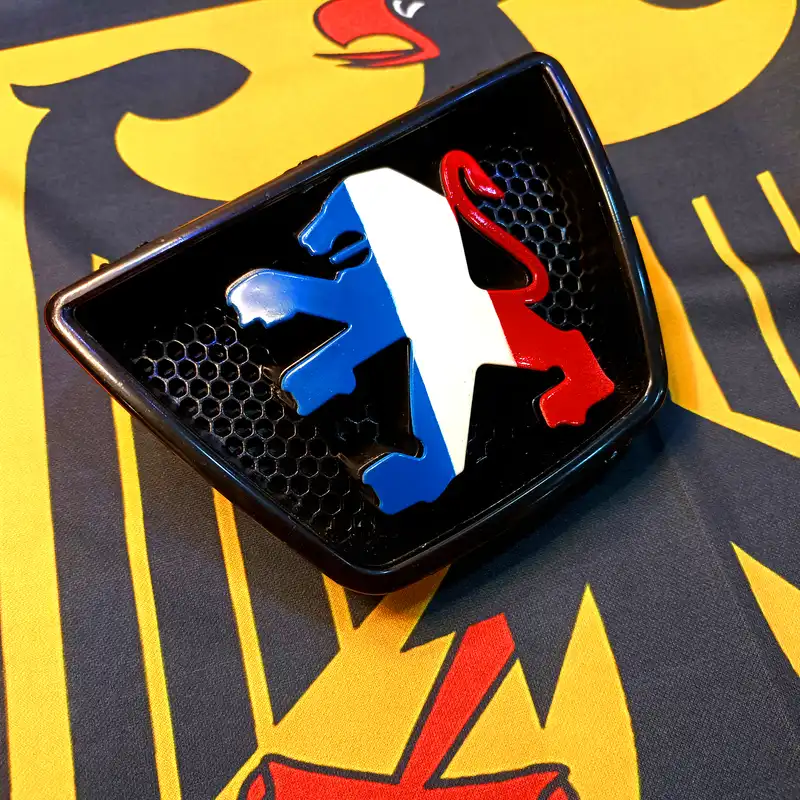 آرم جلوپنجره خودرو طرح فرانسه مدل armjelopa مناسب برای پژو پارس