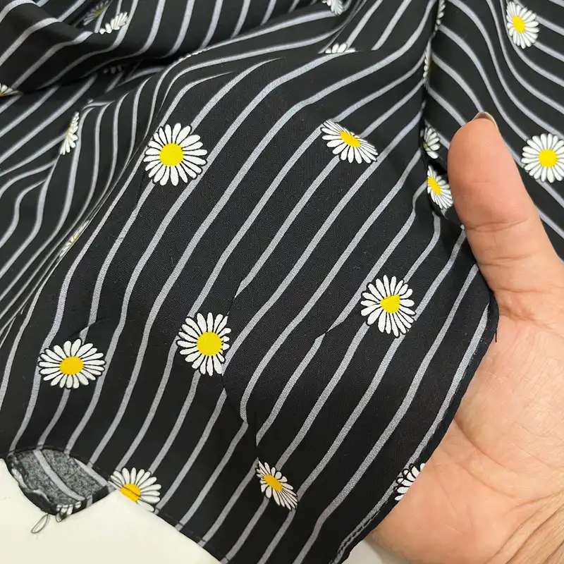 روسری زنانه مدل مینی گل بابونه ریز راه راه