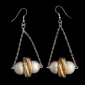 گوشواره زنانه مدل فانتزی زنجیر دار