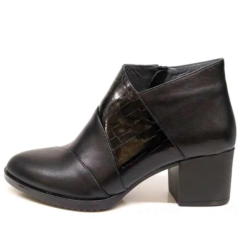 نیم بوت زنانه سرزمین چرم مدل 5240 رنگ مشکی