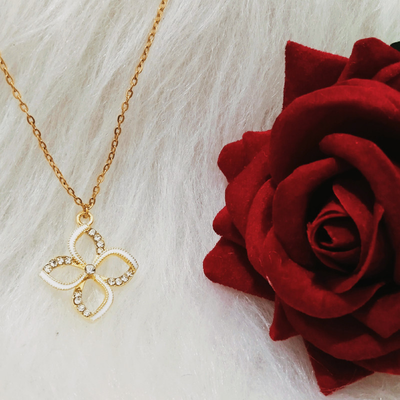 گردنبند دخترانه مدل گل کد 002 گردنبند دخترانه مدل گل کد 002