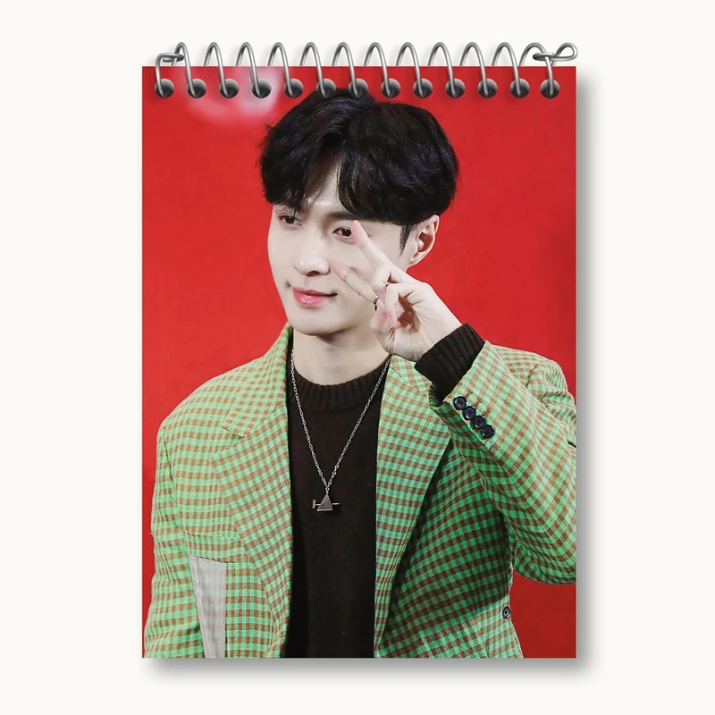 دفتر یادداشت 50 برگ خندالو مدل لی گروه اکسو EXO کد 13433