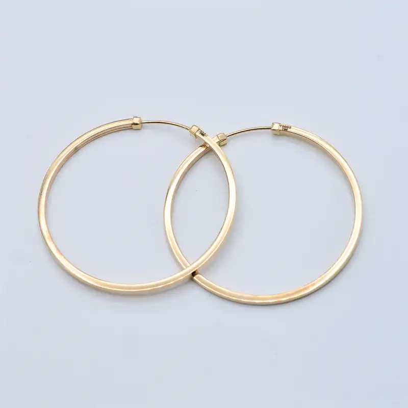 گوشواره طلا 18 عیار زنانه مدل حلقه ای کد 01