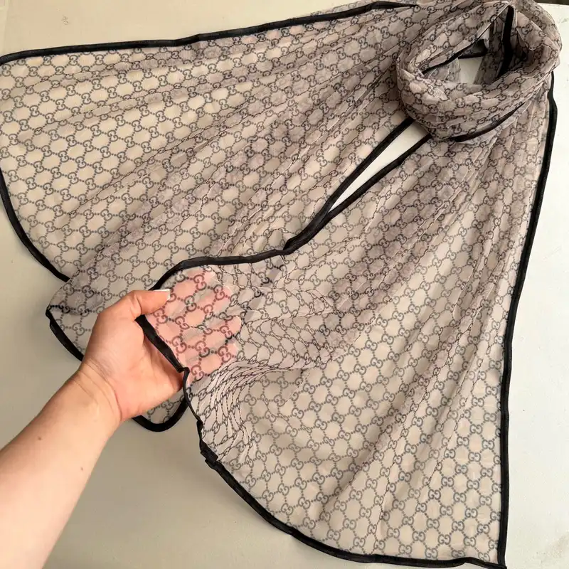 شال زنانه مدل توری تابستانی زنجیری ریز دور نوار دوزی