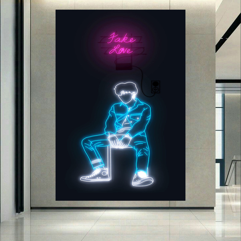 تابلو بوم مدل چرم مخمل طرح پسر نئونی Fake Love Neon Sign کد PD2310