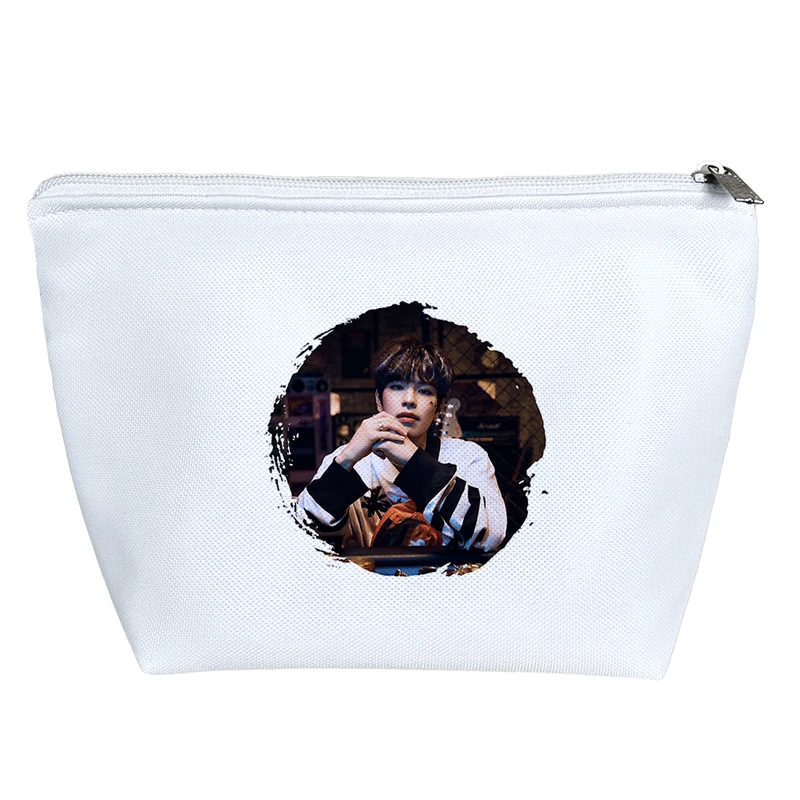 کیف لوازم آرایش دخترانه خندالو مدل سونگمین گروه موسیقی استری کیدز Stray Kids کد 1364