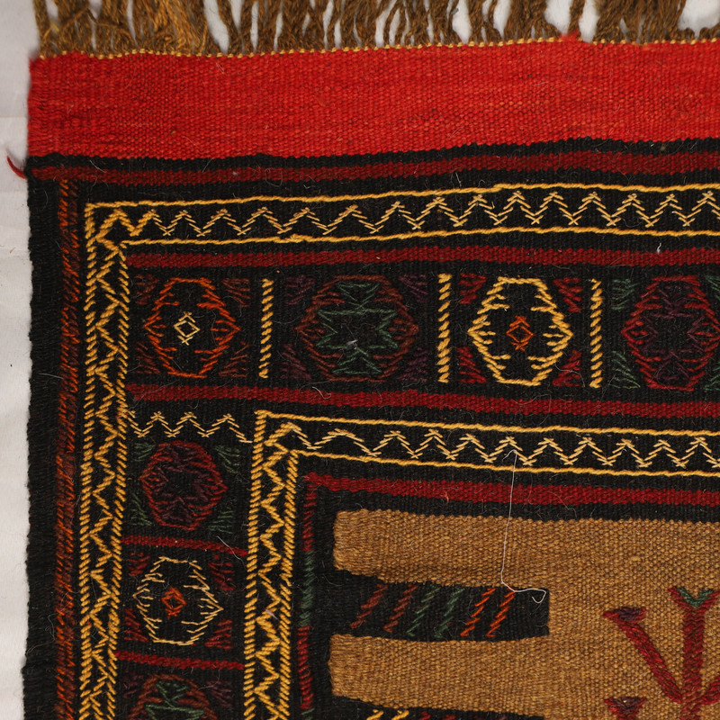 گلیم دستبافت یک و نیم متری مدل سفره کردی کد 40204125