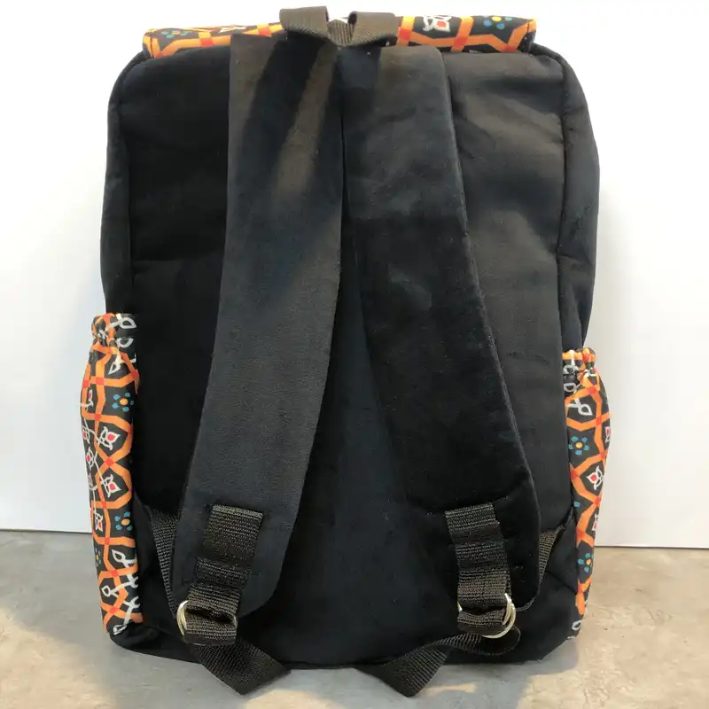 کوله پشتی زنانه مدل لبه‌دار