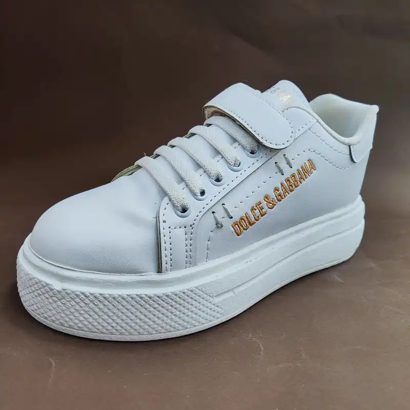 کفش مخصوص پیاده روی مدل 2025 uu