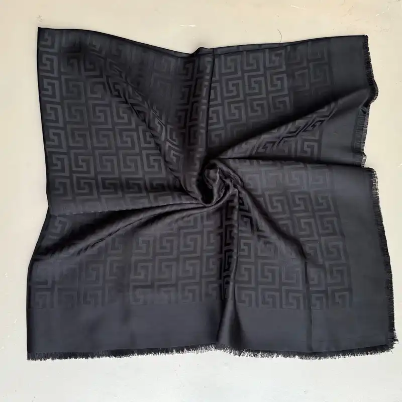 روسری زنانه مدل نخی ژاکارد