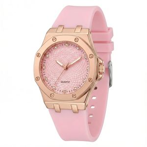 ساعت مچی عقربه‌ای کوارتز زنانه مدل لوکس اسپرت بند پیو ضد حساسیت کد M3