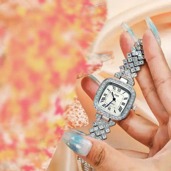 ساعت مچی عقربه ای زنانه مدل نگینی