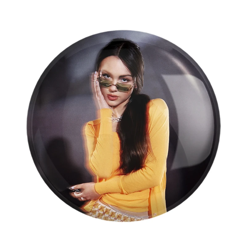 مگنت خندالو مدل اولیویا رودریگو Olivia Rodrigo  کد 19267