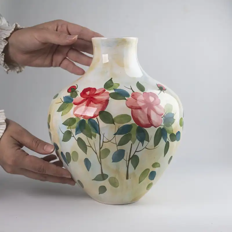 گلدان سفالی طرح نقاشی زیر لعابی تسنیم کد O-1