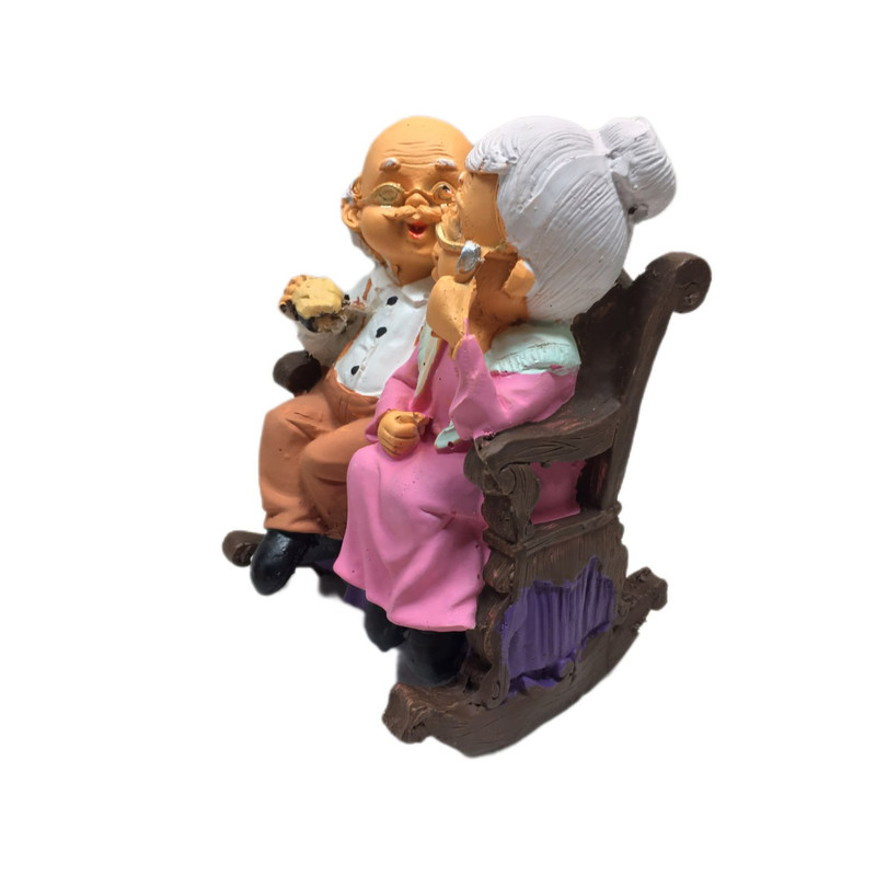 مجسمه مدل پیرمرد و پیرزن عاشق