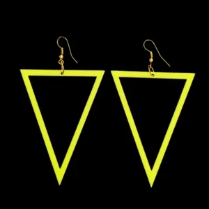 گوشواره زنانه مدل مثلث پلکسی عروسکی