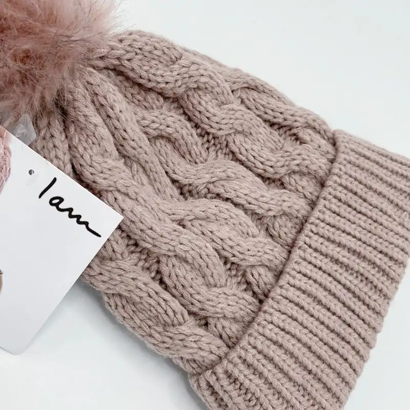 کلاه بافتنی زنانه آی ام مدل پوم پوم دار 8983 GOLi