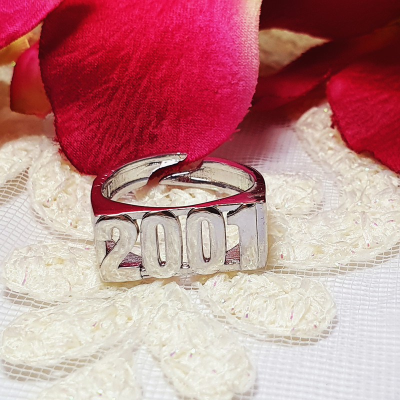 انگشتر دخترانه مدل 2001 رنگ نقره ای انگشتر دخترانه مدل 2001 رنگ نقره ای