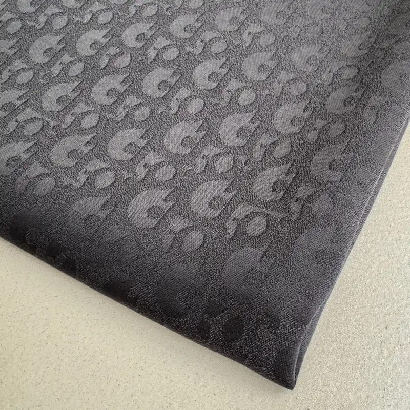 روسری زنانه مدل نخی ژاکارد ساده اداری رسمی دور سوزنی ریش ریش طرح دیور