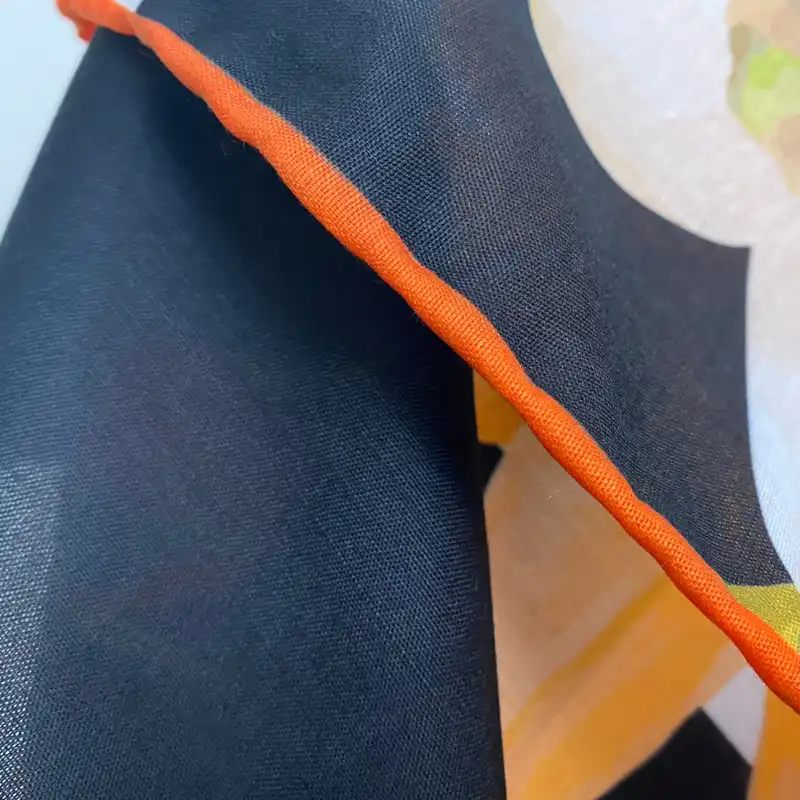 روسری زنانه مدل نخی چهارفصل قواره بزرگ کد 1423