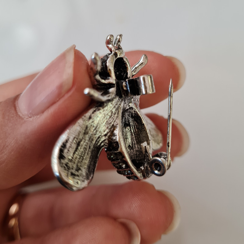 سنجاق سینه دخترانه فشن مدل زنبور سنجاق سینه دخترانه فشن مدل زنبور